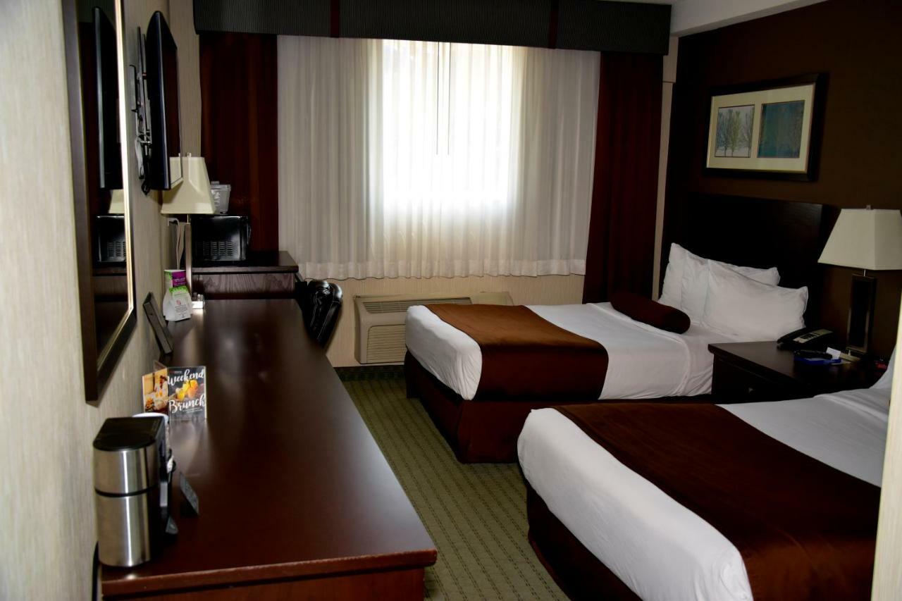 Coast Lethbridge Hotel&Conference Centre Buitenkant foto