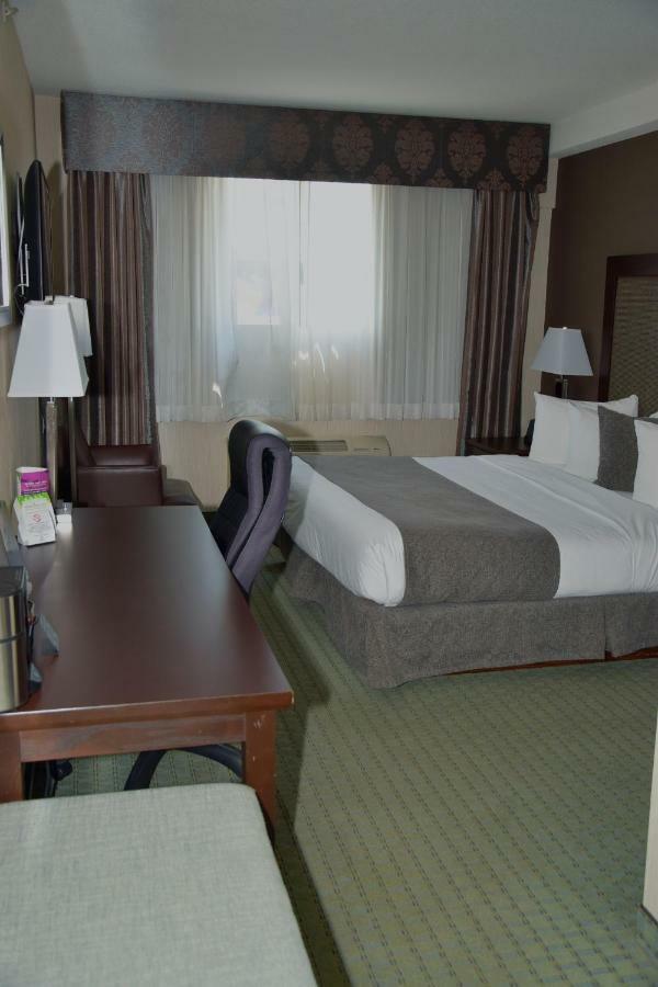 Coast Lethbridge Hotel&Conference Centre Buitenkant foto