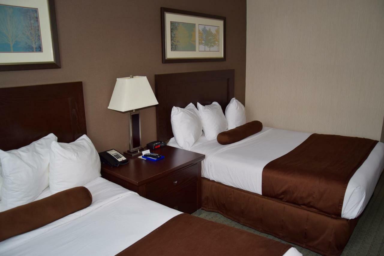 Coast Lethbridge Hotel&Conference Centre Buitenkant foto