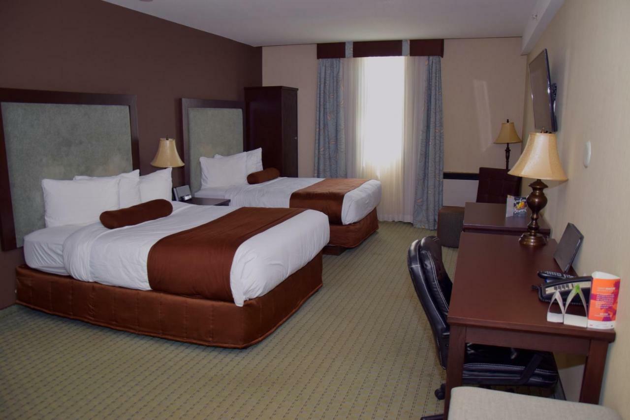 Coast Lethbridge Hotel&Conference Centre Buitenkant foto