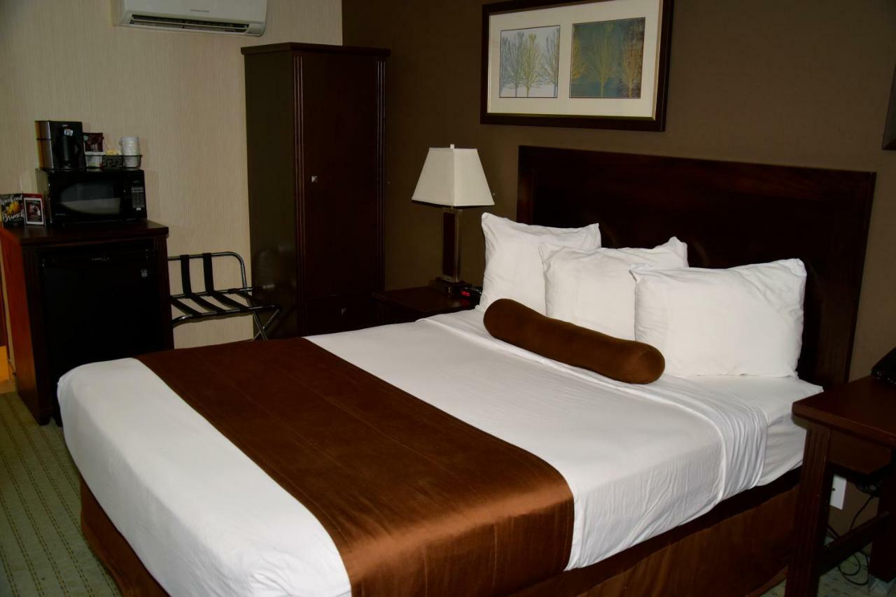 Coast Lethbridge Hotel&Conference Centre Buitenkant foto