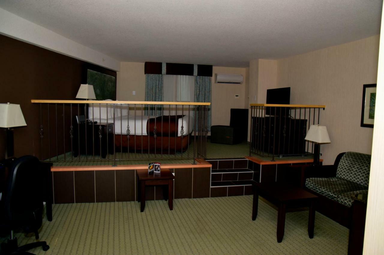 Coast Lethbridge Hotel&Conference Centre Buitenkant foto
