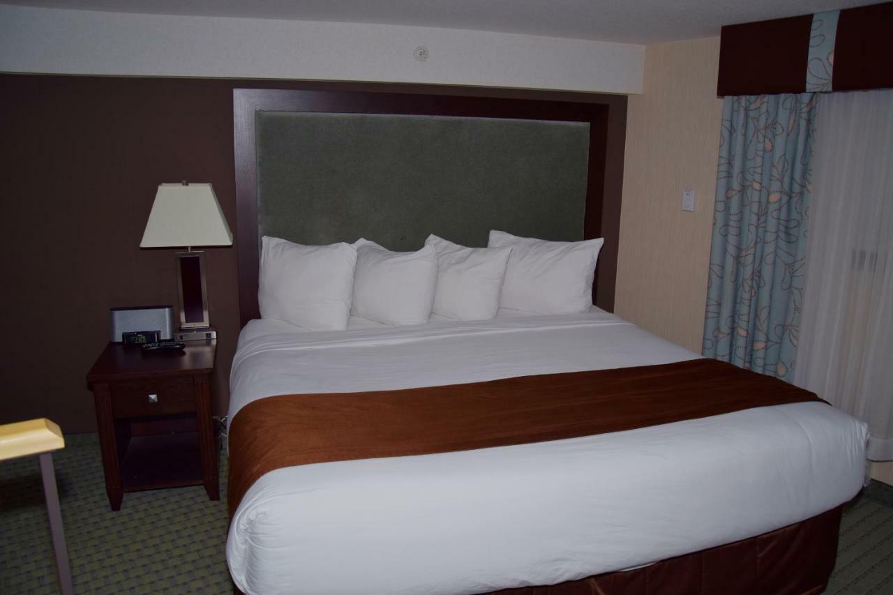 Coast Lethbridge Hotel&Conference Centre Buitenkant foto