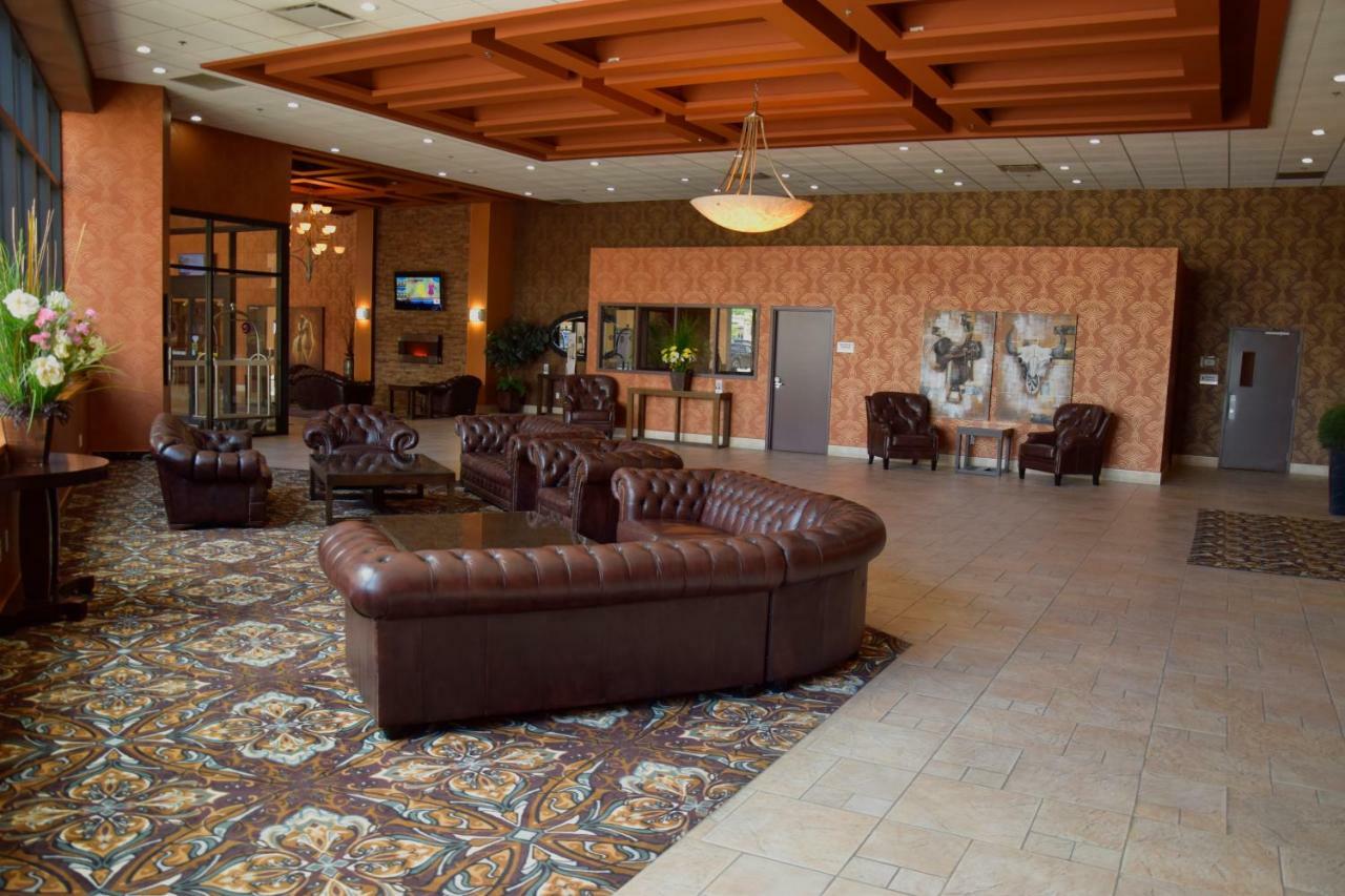 Coast Lethbridge Hotel&Conference Centre Buitenkant foto